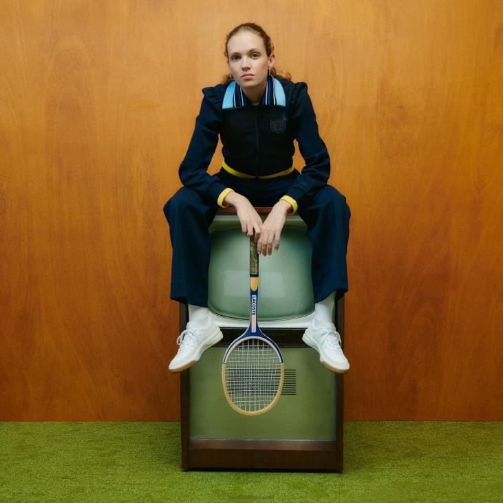 Жене лацосте к гооп двослојне пике панталоне 86882667 тамноплава 166