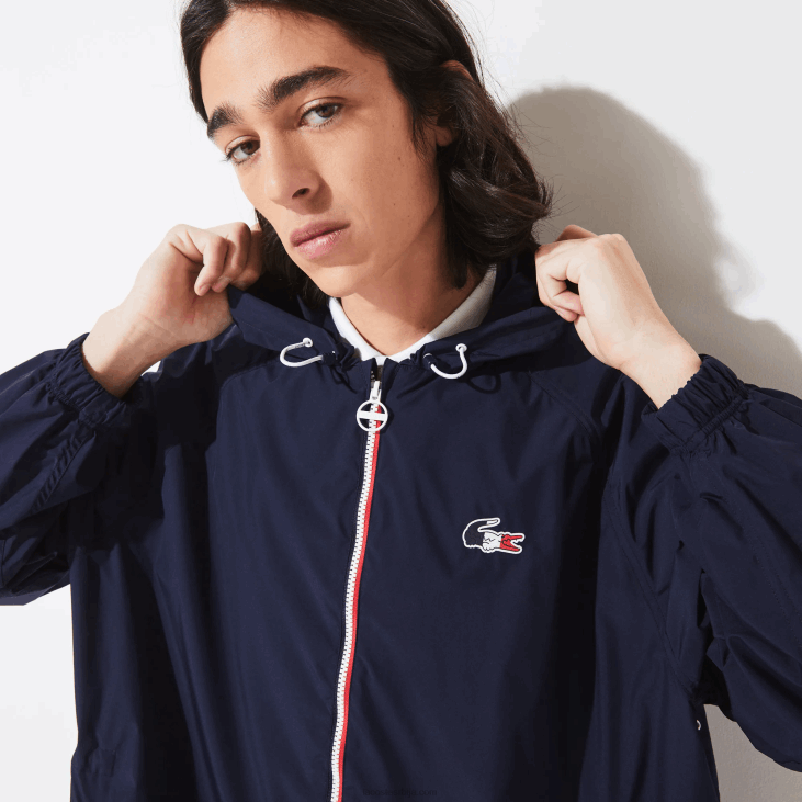 мушкарци спорт Френцх Спортинг Спирит едитион склопиви кишни мантил 86881296 тамноплава бела црвена закон Lacoste