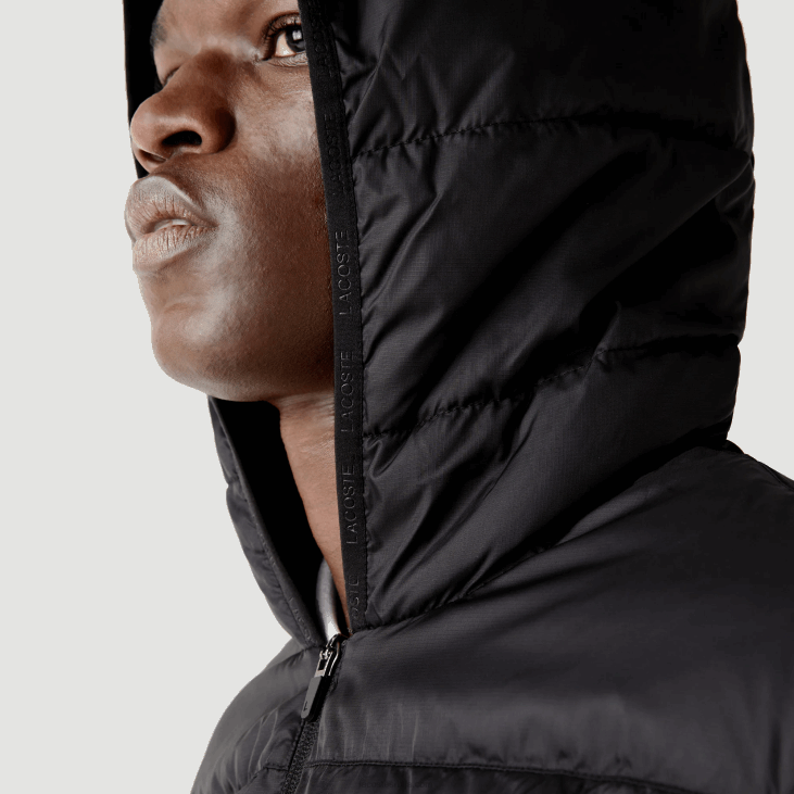 мушкарци спортска водоотпорна прошивена јакна са капуљачом 86881319 црна ц31 Lacoste