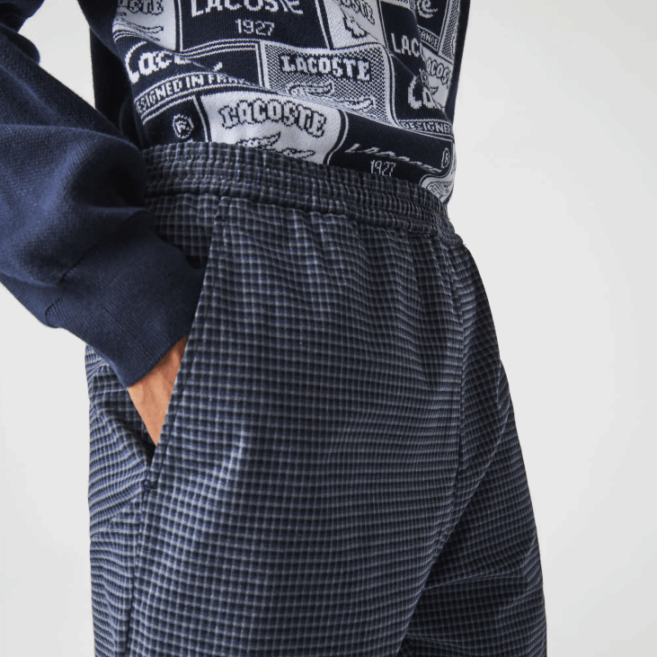 мушкарци Херитаге кариране памучне памучне панталоне за трчање 86881167 тамноплава бела крн Lacoste